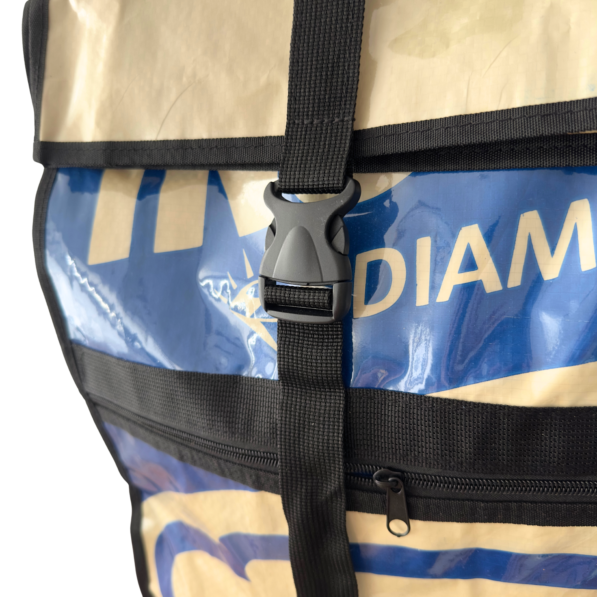 Sac à dos en sac de ciment upcyclé – Eagle