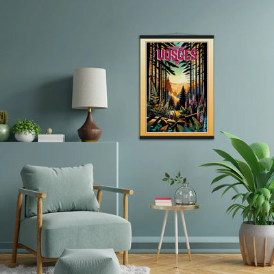 Affiche forêt des Vosges « Forêt en lumière », format 50×70 cm suspendue avec baguettes noires, dans un coin lecture coloré et moderne à la décoration végétale