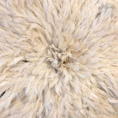 Juju hat naturel – décoration murale en plumes